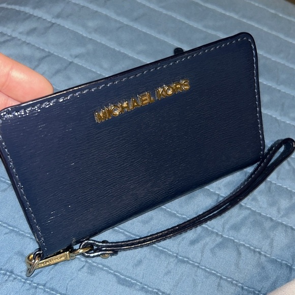 Michael Kors Wristlet Wallet Navy Blue Gold hardware - Picture 1 of 4